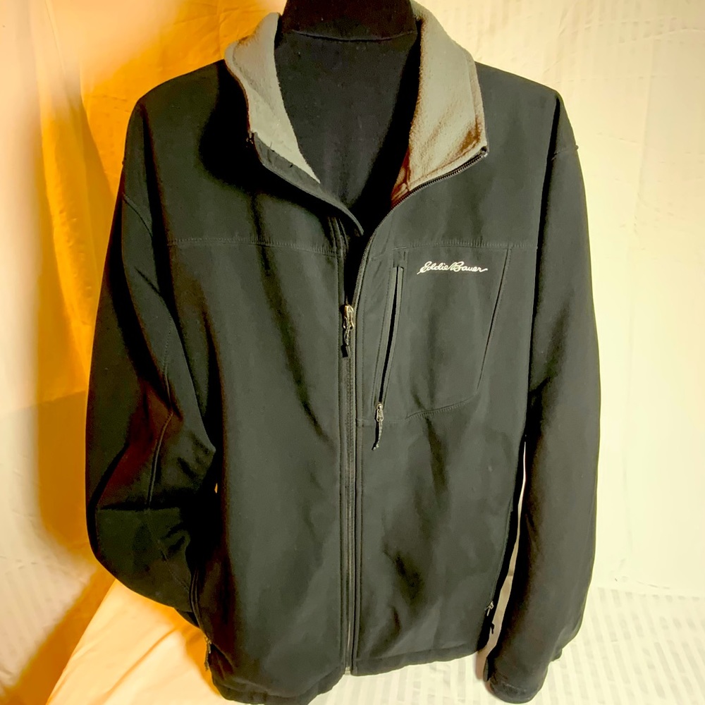 Men’s Eddie Bauer performance jacket
